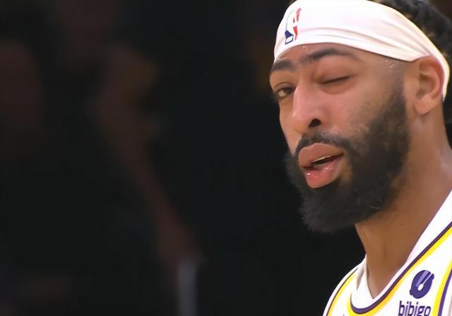 平台-湖人没浓眉内线被打爆!受伤细节:左眼看不清东西